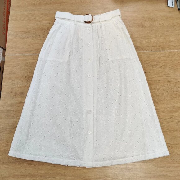 NEW FRNCH Petra Skirt White Floral Cotton Eyelet Belt Accent Button Front Small - Picture 2 of 11